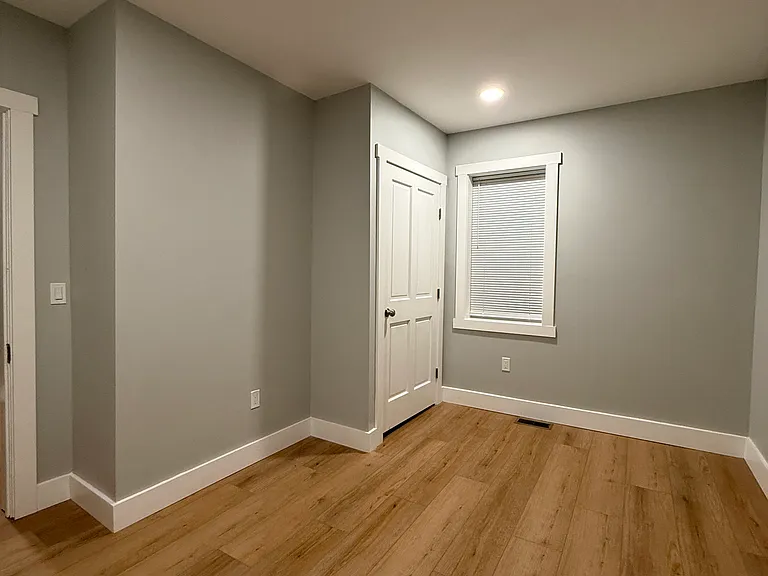 23 E Washington Ave — Photo 28