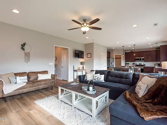 4th image of 2019 Wooded Mountain Ln