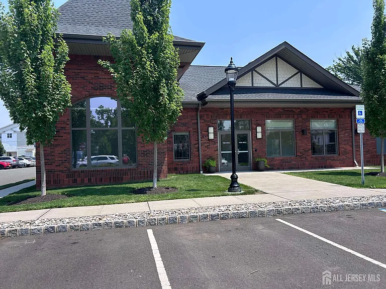 735 Station Rd — Photo 24