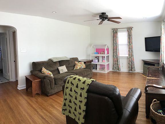 4th image of 4208 Woodland Ave