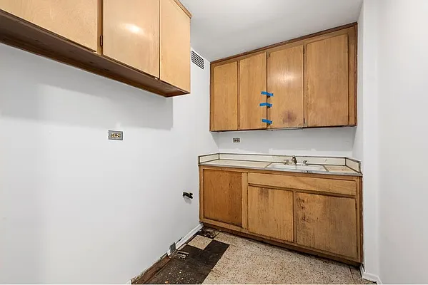 Sold by Douglas Elliman | media 14