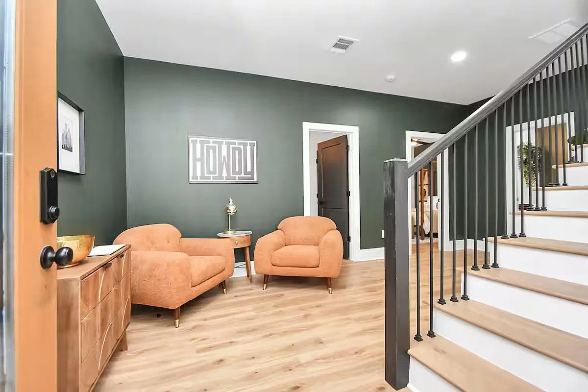 3 bed, 2.5 bath, 1740 sqft, $3,200 — Photo 4
