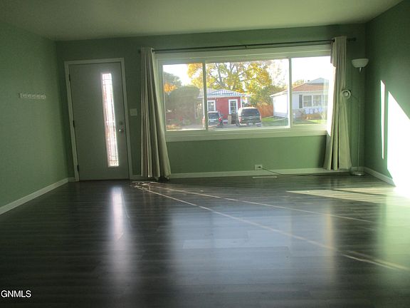2nd image of 612 17th St W