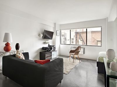 310 W 56th St APT 7J, Manhattan, NY, 10019