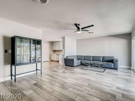3rd image of 565 Bonita Ave
