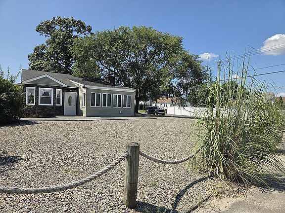 2nd image of 101 Green Island Rd