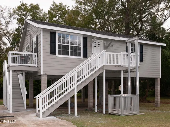 1207 12th St, Pascagoula, MS 39567