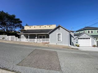 162 10th St, Pacific Grove, CA 93950