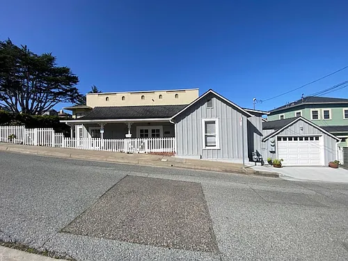 162 10th St Photo 1