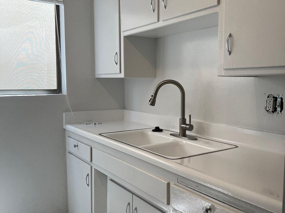 1st image of 4401 W Verdugo Ave APT T