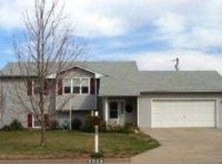 3008 Jeanie Ln, Manhattan, KS 66502