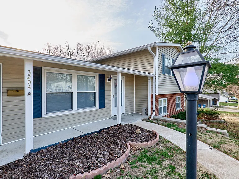 3204 Bristol Hall Dr — Photo 3