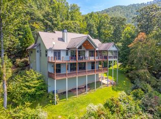 435 Meadowbrook Dr, Hayesville, NC 28904