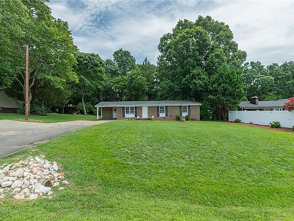 4th image of 389 Chaney Rd