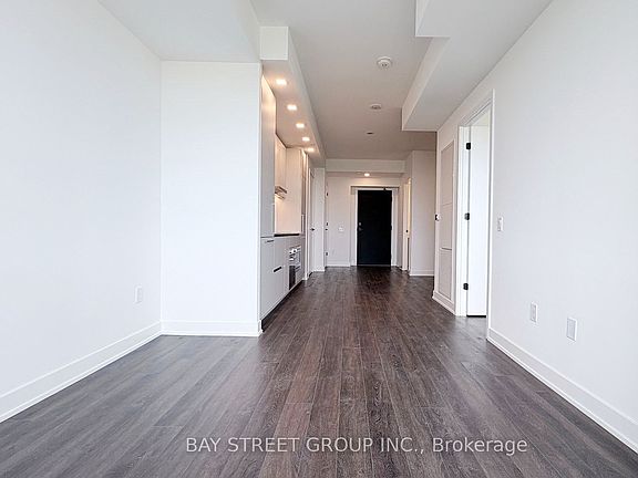 4th image of 609 Sherbourne St #4605