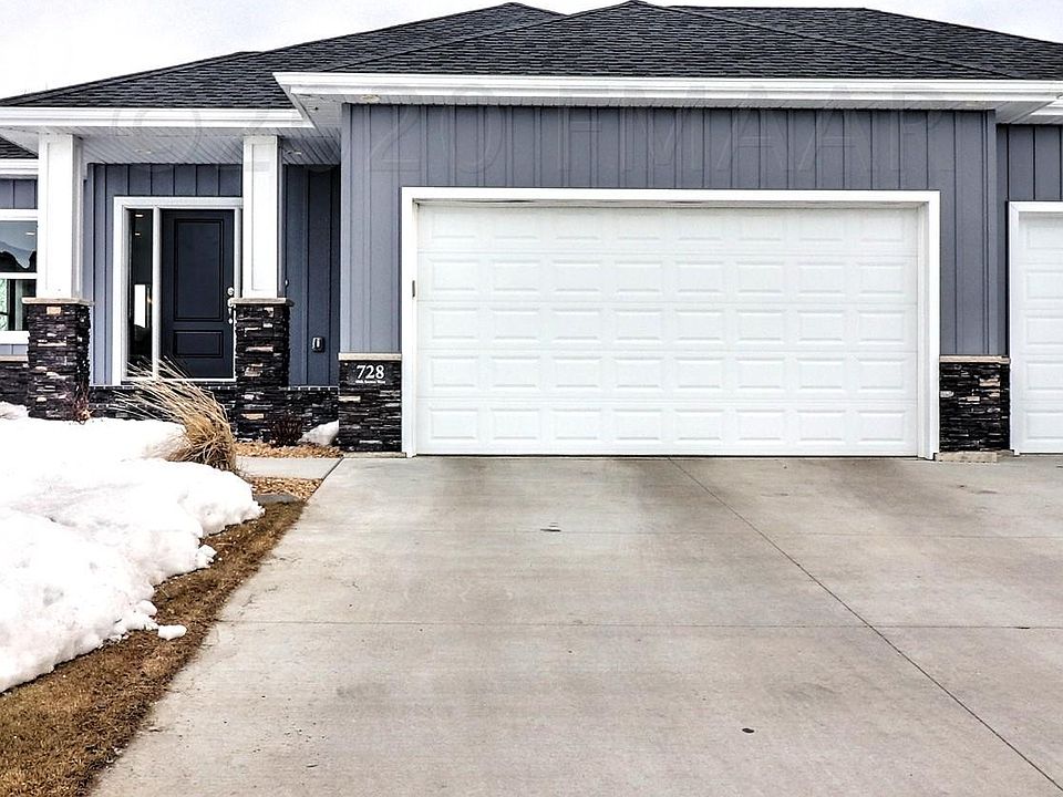 1st image of 728 48th Ave W