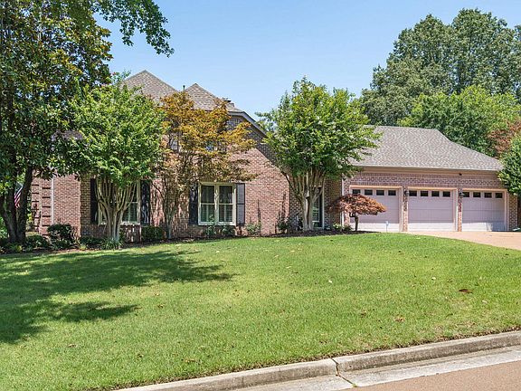 2nd image of 8776 Somerset Ln