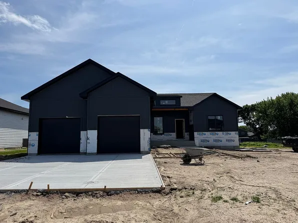 3118 Lakeview Ave, Hastings, NE 68901