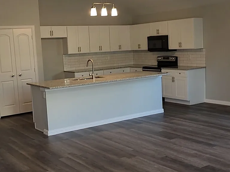 5520 Curzon Ave — Photo 2