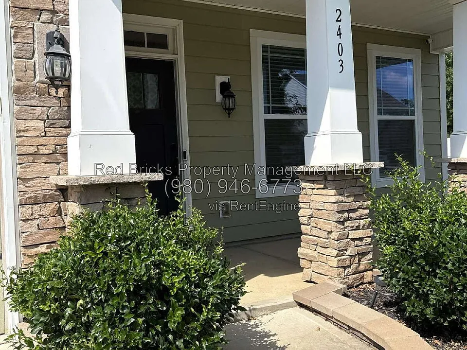 2403 Palmdale Walk Dr