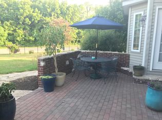 5 Walnut Point Ct, Monticello, IL 61856