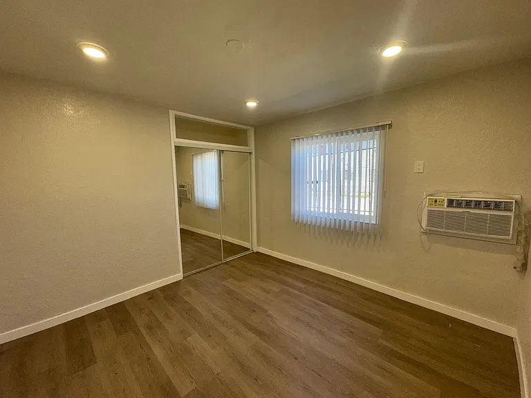 3467 W Florence Ave #4 — Photo 15