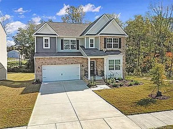152 Alden Oaks St, Clover, SC 29710