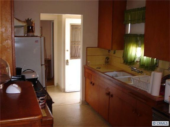 5th image of 15912 Gramercy Pl
