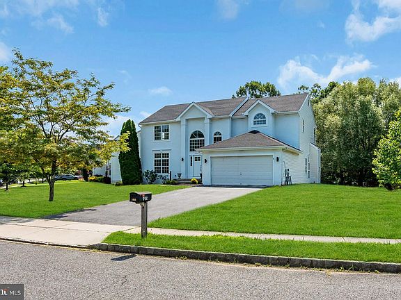 2nd image of 1055 Huntingdon Dr