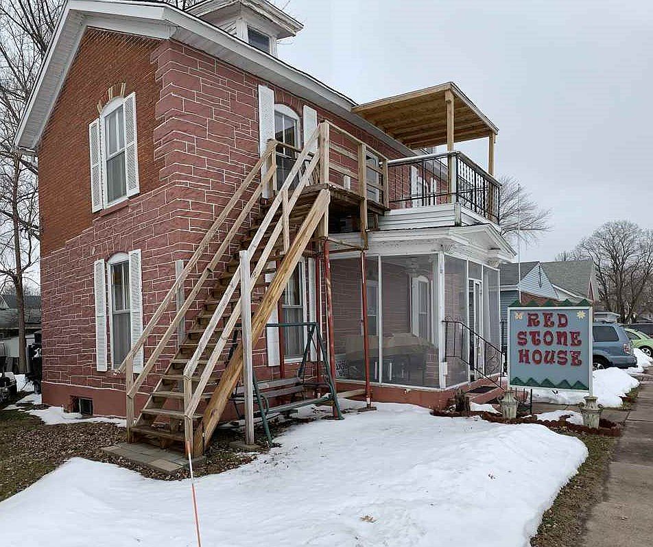 712 River St, Sabula, IA 52070 Zillow