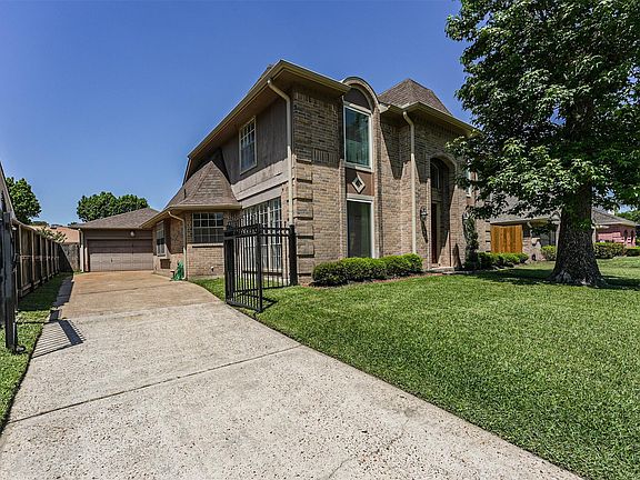 3rd image of 12823 Woodlite Ln