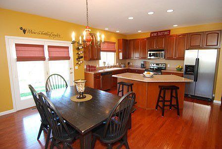 4th image of 47 Rocky Brook Ct