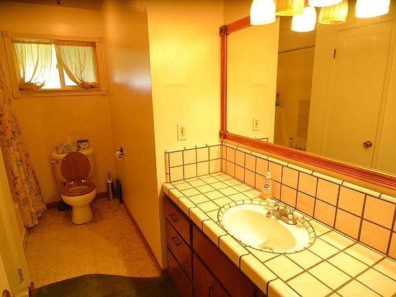 5th image of 4816 Summit Way
