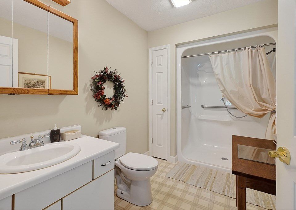 55th image of 181 Tinsley Ln
