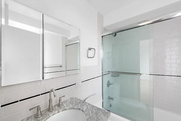 Rented by Stonehenge NYC LLC | media 11