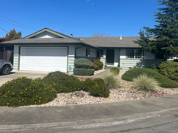 1 Atlantic Ct, Petaluma, CA 94954