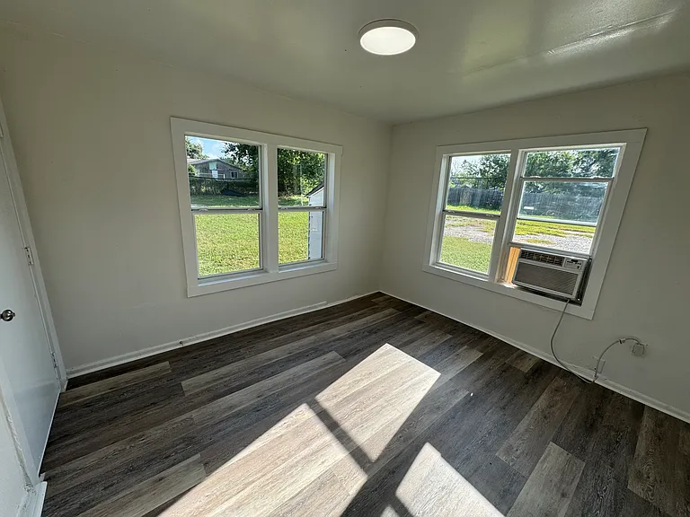 630 E B Ave — Photo 7