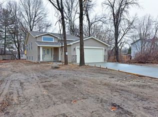 1084 93rd St, Pleasant Prairie, WI 53158