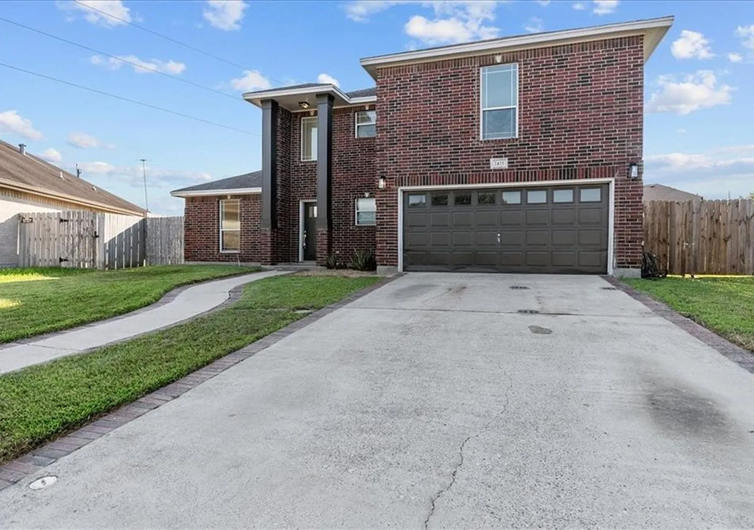 3/2 Southside over 2000 sqft — Photo 3