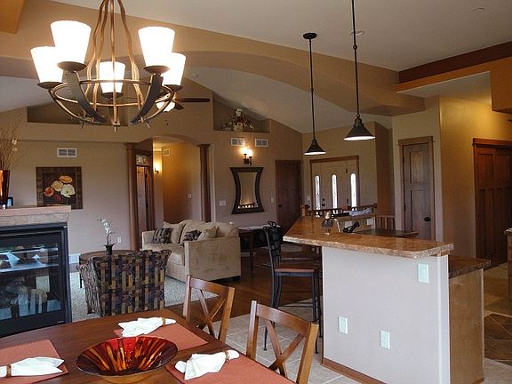 4th image of 251 Greenway Cir