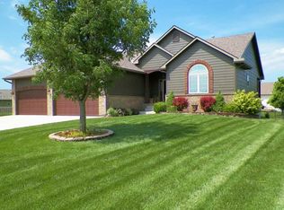 609 Autumn Glen Ct, Newton, KS 67114