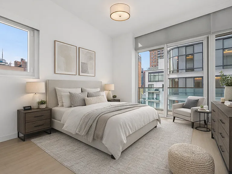 555 W 43rd St #12H — Photo 5