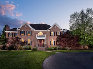 900 Old Chester Rd, Far Hills, NJ 07931