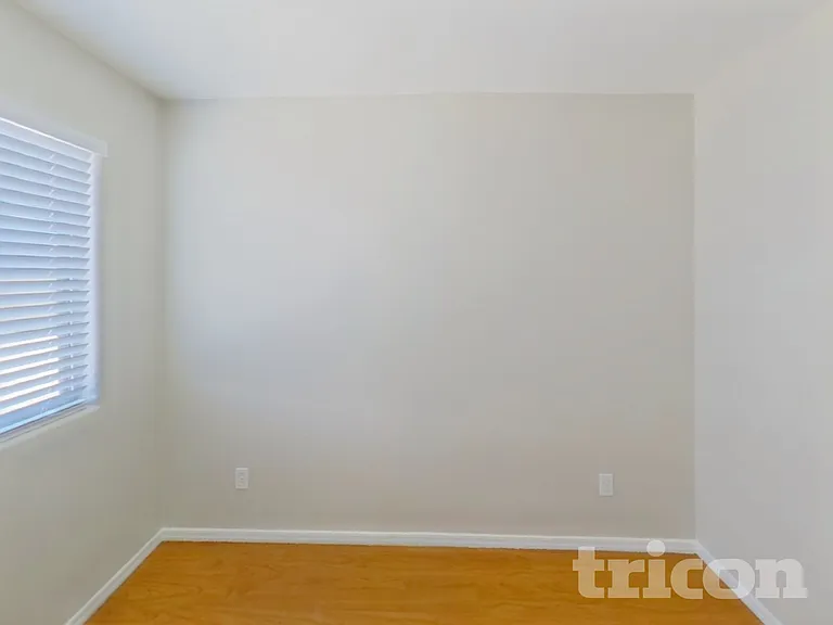 9002 W Palm Ln — Photo 13
