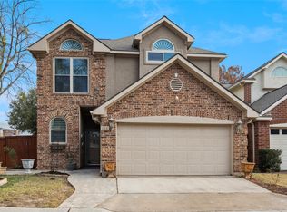 356 Arbor Ct, Euless, TX 76039