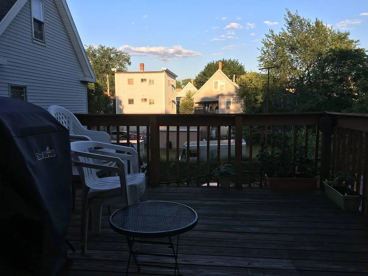 3 bed, 1053 sqft, $3,400 — Photo 2