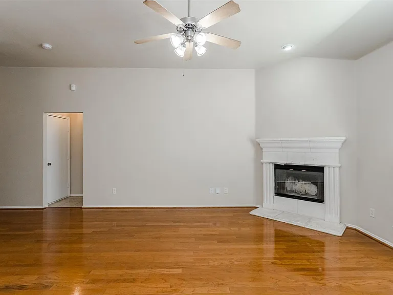 1017 Caleb St — Photo 19