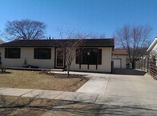 508 Bryn Mawr Ave, Park City, IL 60085