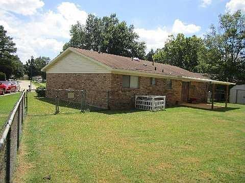 3rd image of 1613 Stonewood Cir