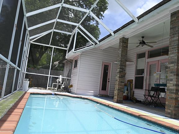 4th image of 5304 Chestnut Lake Dr